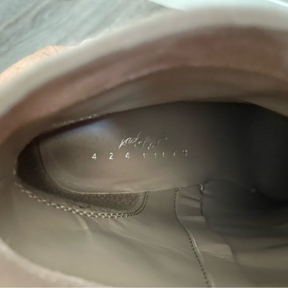 Lord and Taylor Round Toe Block Heel Suede Leather Ankle Boots Booties Size 7 - Picture 6 of 6